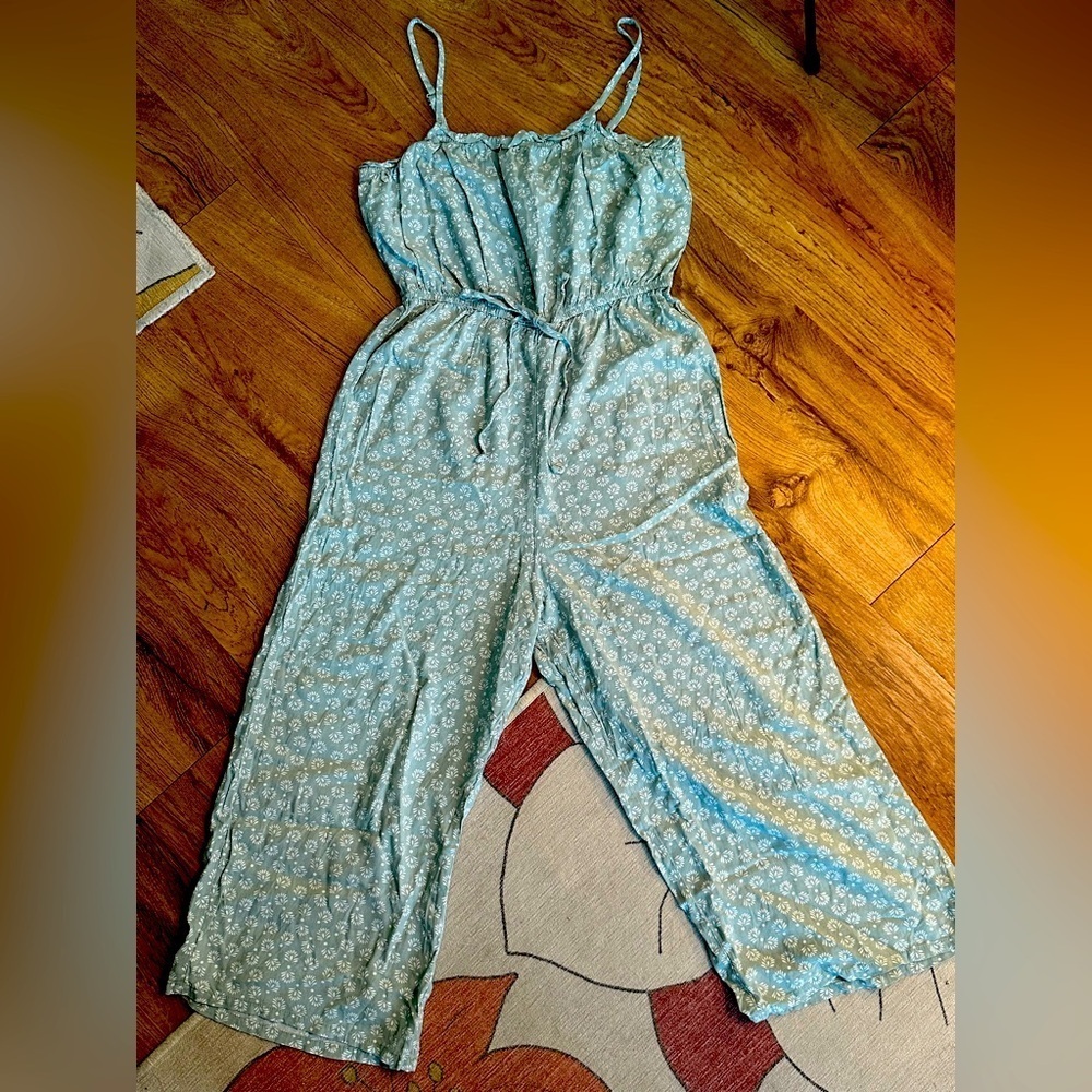 As U Wish-Art Deco Print Light Sea Foam Green Color Capri Jumpsuit. Med-juniors - Picture 2 of 12